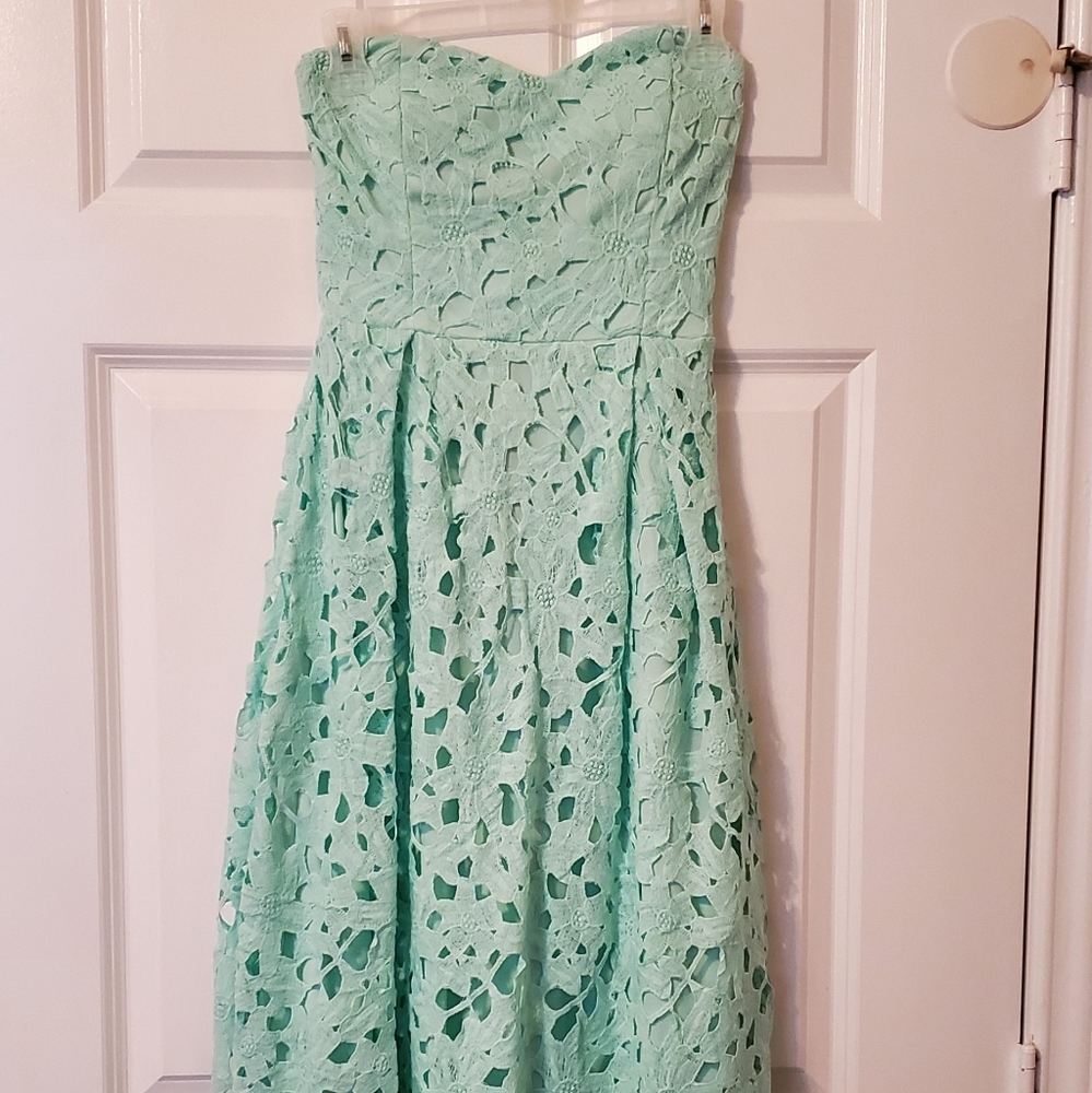 Junior's strapless dress